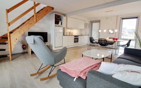 Mirija - 2.3Km from the Sea: Chalet, Domicile, Maison, Toit, Porche, Biens, Siding, Batiments Jardin, Ferme, Cour