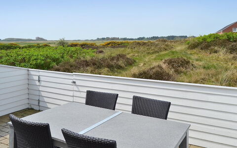Mirija - 2.3Km from the Sea: Mobilier De Jardin, Meubles, Chaise, Ombre, Tableau De Plein Air, Planche, Balcon, Dur, Plate-Forme