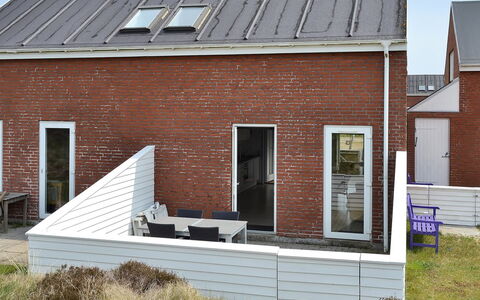 Mirija - 2.3Km from the Sea: Mur, Toit, Siding, Domicile, Brickwork, Maison, Brique, Composite, Chalet, Porte