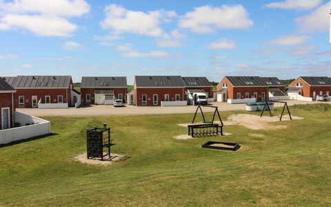 Rauha - 2.3Km from the Sea: Plafond, Sol, Design Intérieur, Sol, Composite, Meubles, Recours, Hôtel, Conception, Daylighting