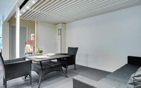 Arabella - 2.3Km from the Sea: Sol, Sol, Plafond, Design Intérieur, Comptoir, Cuisine, Cabinetry, Pièce, Principaux Appliance, Luminaire