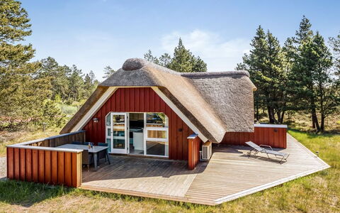 Urpo - 6Km from the Sea: Arbuste, Design Urbain, Couverture De Sol, Brique, Appartement, Biens, Brickwork, Balcon, Aménagement Paysager
