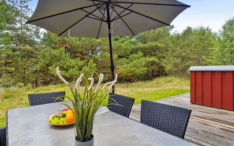 Urpo - 6Km from the Sea: Arbuste, Design Urbain, Couverture De Sol, Brique, Appartement, Biens, Brickwork, Balcon, Aménagement Paysager