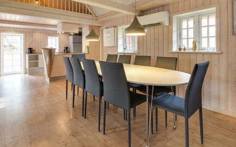 Gudmund - 3.9Km from the Sea: Sol, Bois, Design Intérieur, Sol, Parquet, Plafond, Meubles, Table Cuisine Et Salle A Manger, Salle À Manger, Domicile