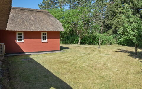 Gudmund - 3.9Km from the Sea: Chalet, Jardin, Siding, Batiments Jardin, Ombre, Cour, Arrière-Cour, Pelouse, Ferme, Aménagement Paysager