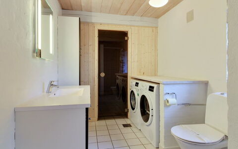 Naili - 3.1Km from the Sea: Bois, Sol, Meubles, Évier, Design Intérieur, Sol, Principaux Appliance, Comptoir, Luminaire Plomberie, Cuisine