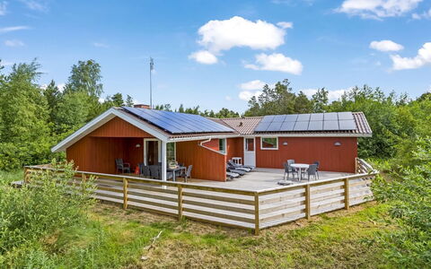 Reidar - 1Km from the Sea: Arbuste, Design Urbain, Couverture De Sol, Brique, Appartement, Biens, Brickwork, Balcon, Aménagement Paysager