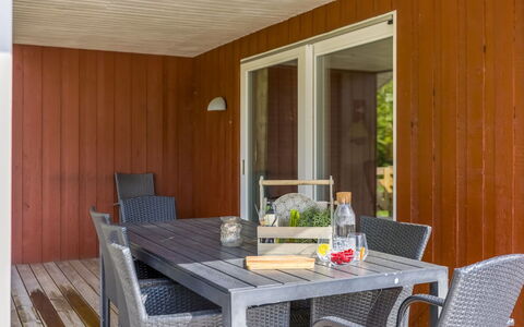 Reidar - 1Km from the Sea: Arbuste, Design Urbain, Couverture De Sol, Brique, Appartement, Biens, Brickwork, Balcon, Aménagement Paysager