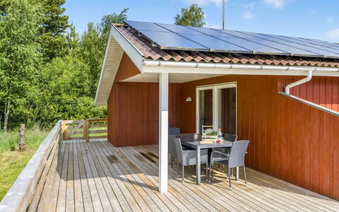 Reidar - 1Km from the Sea: Arbuste, Design Urbain, Couverture De Sol, Brique, Appartement, Biens, Brickwork, Balcon, Aménagement Paysager