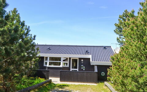 Börge - 3.9Km from the Sea: Meubles, Design Intérieur, Chaise, Sol, Table, Recours, Sol, Plafond, Pièce, Eco Hôtel