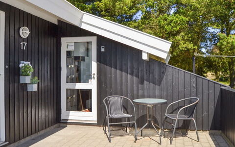 Börge - 3.9Km from the Sea: Meubles, Design Intérieur, Chaise, Sol, Table, Recours, Sol, Plafond, Pièce, Eco Hôtel