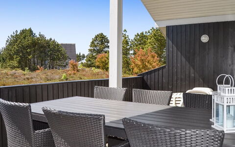 Börge - 3.9Km from the Sea: Meubles, Design Intérieur, Chaise, Sol, Table, Recours, Sol, Plafond, Pièce, Eco Hôtel