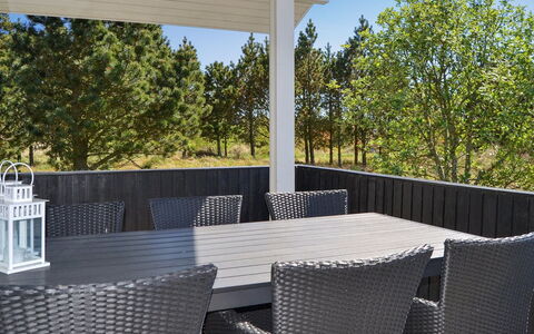 Börge - 3.9Km from the Sea: Meubles, Design Intérieur, Chaise, Sol, Table, Recours, Sol, Plafond, Pièce, Eco Hôtel