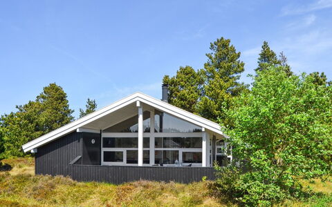 Börge - 3.9Km from the Sea: Meubles, Design Intérieur, Chaise, Sol, Table, Recours, Sol, Plafond, Pièce, Eco Hôtel