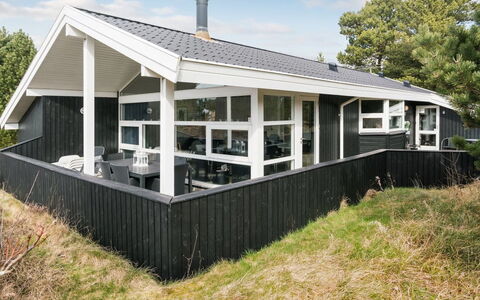 Börge - 3.9Km from the Sea: Meubles, Design Intérieur, Chaise, Sol, Table, Recours, Sol, Plafond, Pièce, Eco Hôtel