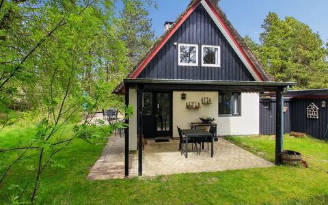 Emilla - 3.8Km from the Sea: Chalet, Domicile, Toit, Siding, Batiments Jardin, Ferme, Pelouse, Cabanon, Porche, Cour