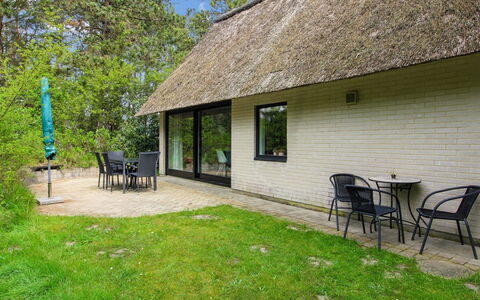 Emilla - 3.8Km from the Sea: Herbe, Maison, Toit, Domicile, Chalet, Arbuste, Lot Terre, Zone Rurale, Ferme, Couverture De Sol