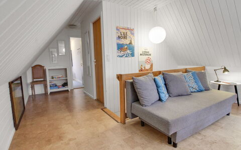 Emilla - 3.8Km from the Sea: Herbe, Maison, Toit, Domicile, Chalet, Arbuste, Lot Terre, Zone Rurale, Ferme, Couverture De Sol
