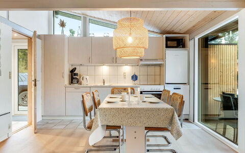 Nila - 750M from the Sea: Meubles, Design Intérieur, Sol, Sol, Bois, Luminaire, Plafond, Cuisine, Chaise, Comptoir