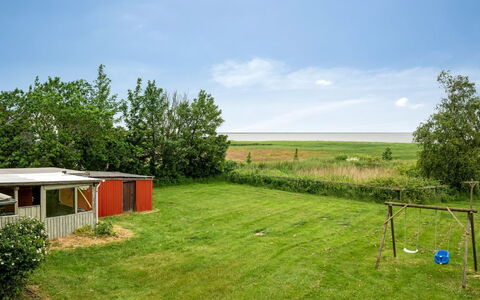 Jalmari - 3.5Km from the Sea: Arbuste, Design Urbain, Couverture De Sol, Brique, Appartement, Biens, Brickwork, Balcon, Aménagement Paysager