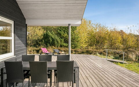 Haghbarth - 2.3Km from the Sea: Bois, Porche, Architecture, Dur, Planche, Parquet, Plate-Forme, Domicile, Tache De Bois, Siding