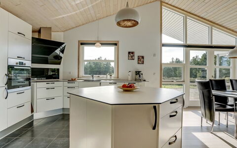 Haghbarth - 2.3Km from the Sea: Design Intérieur, Sol, Plafond, Bois, Luminaire, Cuisine, Comptoir, Sol, Meubles, Cabinetry