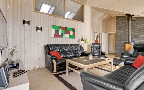 Haghbarth - 2.3Km from the Sea: Meubles, Design Intérieur, Bois, Plafond, Sol, Pièce, Salon, Sol, Canapé, Éclairage