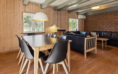 Volmar - 3.5Km from the Sea: Sol, Meubles, Bois, Design Intérieur, Sol, Plafond, Parquet, Table Cuisine Et Salle A Manger, Domicile, Salle À Manger