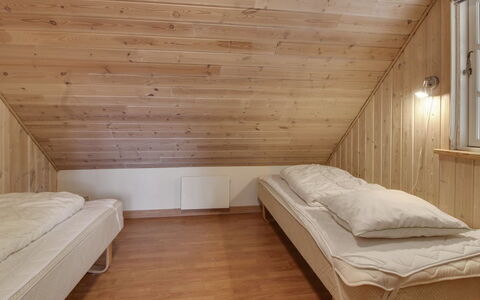 Volmar - 3.5Km from the Sea: Sol, Sol, Bois, Plafond, Design Intérieur, Chambre, Parquet, Lit, Pièce, Éclairage