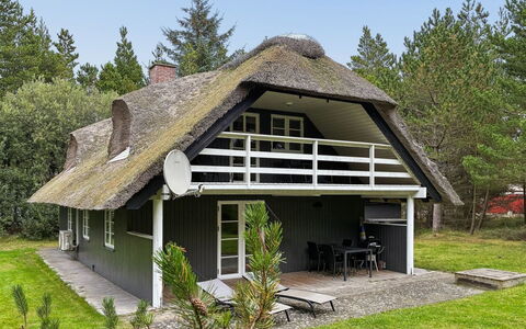Volmar - 3.5Km from the Sea: Piscine, Chaîne De Montagnes, Eco Hôtel, Recours, Biens, Vallée, Villa, Aménagement Paysager, Ville Resort, Arrière-Cour