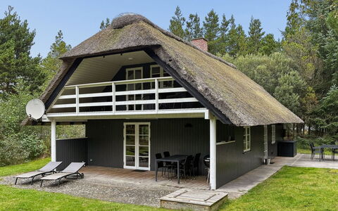 Volmar - 3.5Km from the Sea: Piscine, Chaîne De Montagnes, Eco Hôtel, Recours, Biens, Vallée, Villa, Aménagement Paysager, Ville Resort, Arrière-Cour
