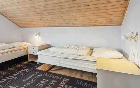 Nilaus - 2.3Km from the Sea: Lit, Chambre, Sol, Design Intérieur, Sol, Bois, Literie, Drap De Lit, Plafond, Pièce