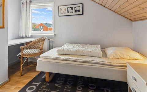 Nilaus - 2.3Km from the Sea: Lit, Chambre, Sol, Design Intérieur, Sol, Literie, Drap De Lit, Bois, Plafond, Linge