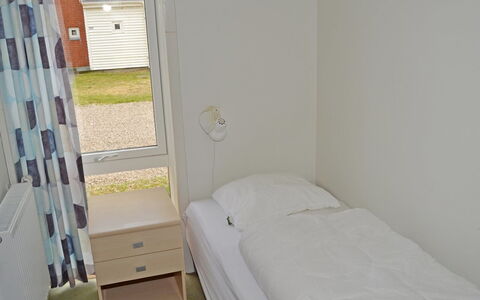 Nilaus - 2.3Km from the Sea: Sol, Bois, Sol, Chambre, Lit, Design Intérieur, Drap De Lit, Literie, Meubles, Pièce
