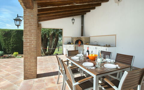 Villa Armonia: Nuage, Ciel, L'Eau, Mobilier De Jardin, Ombre, Table, Tableau De Plein Air, Chaise, Condominium, Porche