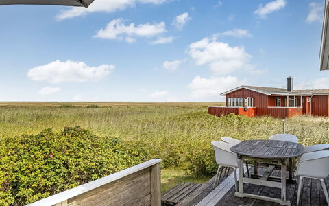 Hermoth - 300M from the Sea: Domicile, Lot Terre, Chalet, Biens, Porche, Dur, Chaise, Ferme, Prairie, Cour