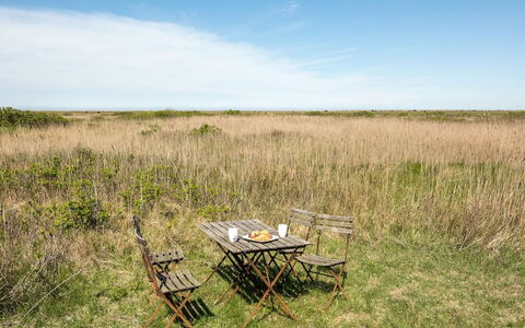 Hermoth - 300M from the Sea: Herbe, Vert, Meubles, Prairie, Paysage Naturel, Écorégion, Mobilier De Jardin, Plaine, Été, Paysage