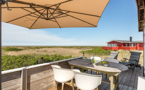 Hermoth - 300M from the Sea: Meubles, Mobilier De Jardin, Chaise, Table, Tableau De Plein Air, Parapluie, Ombre, Table Cuisine Et Salle A Manger, Tache De Bois, Patio