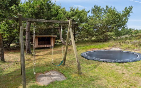 Erlinda - 3.1Km from the Sea: Communauté Des Plantes, Lumière Du Soleil, Plante Herbacée, Jardin, Plantation, Agriculture, Ferme
