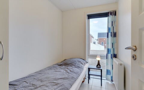 Paula - 2.3Km from the Sea: Mur, Bois, Sol, Sol, Appartement, Pièce, Chambre, Tache De Bois, Daylighting, Lit