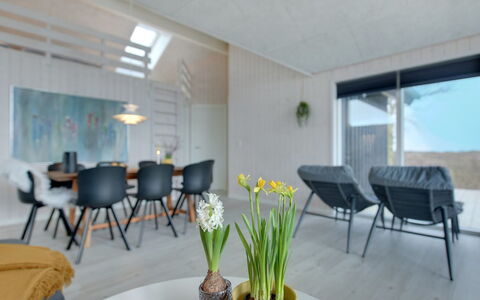 Gubbe - 500M from the Sea: Sol, Sol, Plafond, Chaise, Parquet, Salon, Table Cuisine Et Salle A Manger, Matériau Naturel, Dur, Table Basse