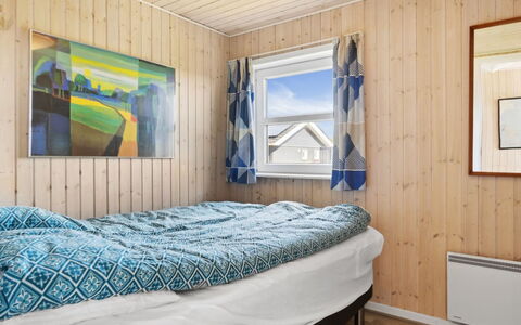Andor - 500M from the Sea: Herbe, Maison, Toit, Chalet, Domicile, Arbuste, Ferme, Lot Terre, Zone Rurale