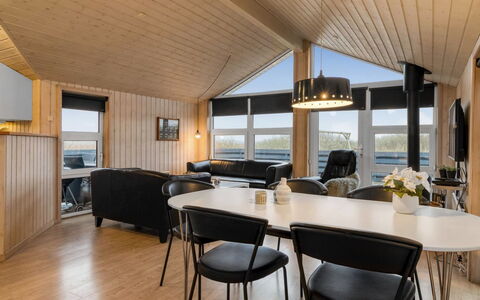 Arnkil - 700M from the Sea: Arbuste, Design Urbain, Couverture De Sol, Brique, Appartement, Biens, Brickwork, Balcon, Aménagement Paysager