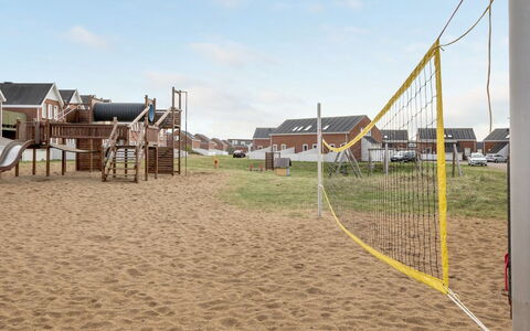 Hugo - 2.5Km from the Sea: Toit, Maison, Domicile, Chalet, Porte, Siding, Biens, Pelouse, Cour, Porche