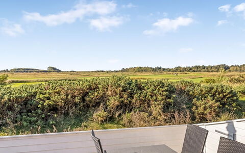Hugo - 2.5Km from the Sea: Toit, Maison, Domicile, Chalet, Porte, Siding, Biens, Pelouse, Cour, Porche