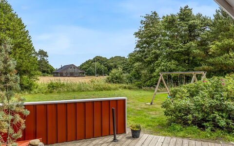 Vivan - 3.8Km from the Sea: Herbe, Bois, Lot Terre, Jardin, Pelouse, Arrière-Cour, Batiments Jardin, Ombre, Chalet, Dur