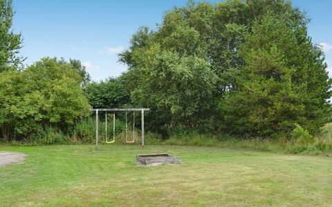 Vivan - 3.8Km from the Sea: Herbe, Arbre, Arbuste, Prairie, Plaine, Lot Terre, Pelouse, Couverture De Sol, Prairie