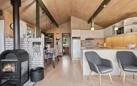 Alessia - 2Km from the Sea: Arbuste, Design Urbain, Couverture De Sol, Brique, Appartement, Biens, Brickwork, Balcon, Aménagement Paysager
