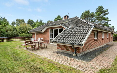 Botulf - 3.8Km from the Sea: Chalet, Domicile, Maison, Toit, Porche, Biens, Siding, Batiments Jardin, Ferme, Cour