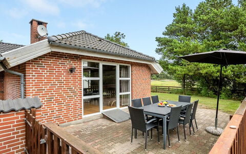 Botulf - 3.8Km from the Sea: Chalet, Domicile, Maison, Toit, Porche, Biens, Siding, Batiments Jardin, Ferme, Cour